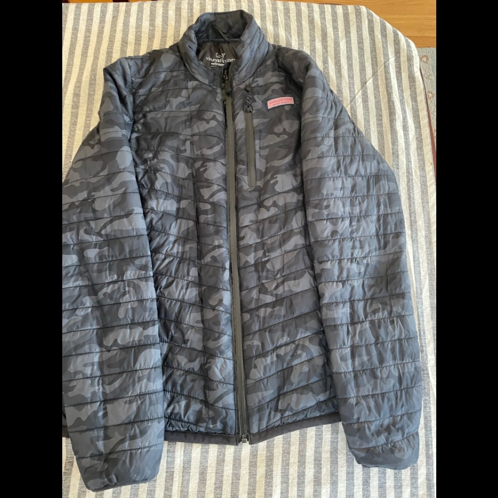 Women’s small  vineyard vines camouflage jacket